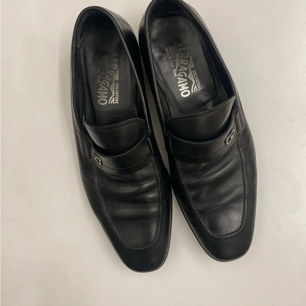 Salvatore Ferragamo || Paros Dress Slip On Loafer Logo Black Silver 9 EE Wide‎